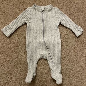 Grey newborn (up to 7 lbs) sleeper